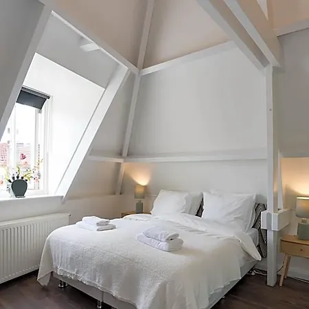 Six Boutique Hotel *