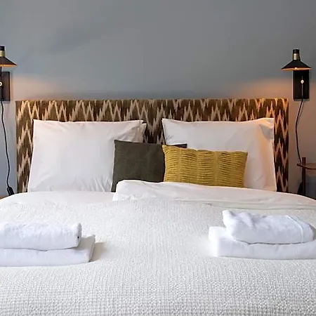 Six Boutique Hotel