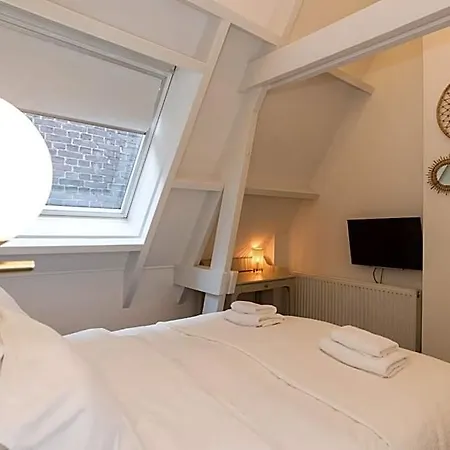 Six Boutique Hotel *
